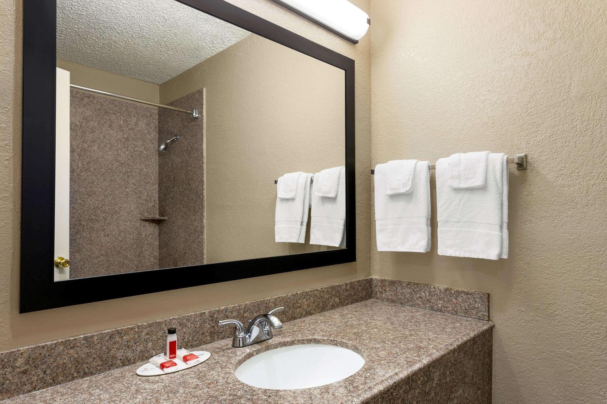 Super 8 By Wyndham Gainesville Tx Extérieur photo